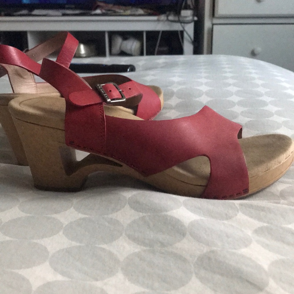 Red 🛑 Dansko wooden heeled sandals!